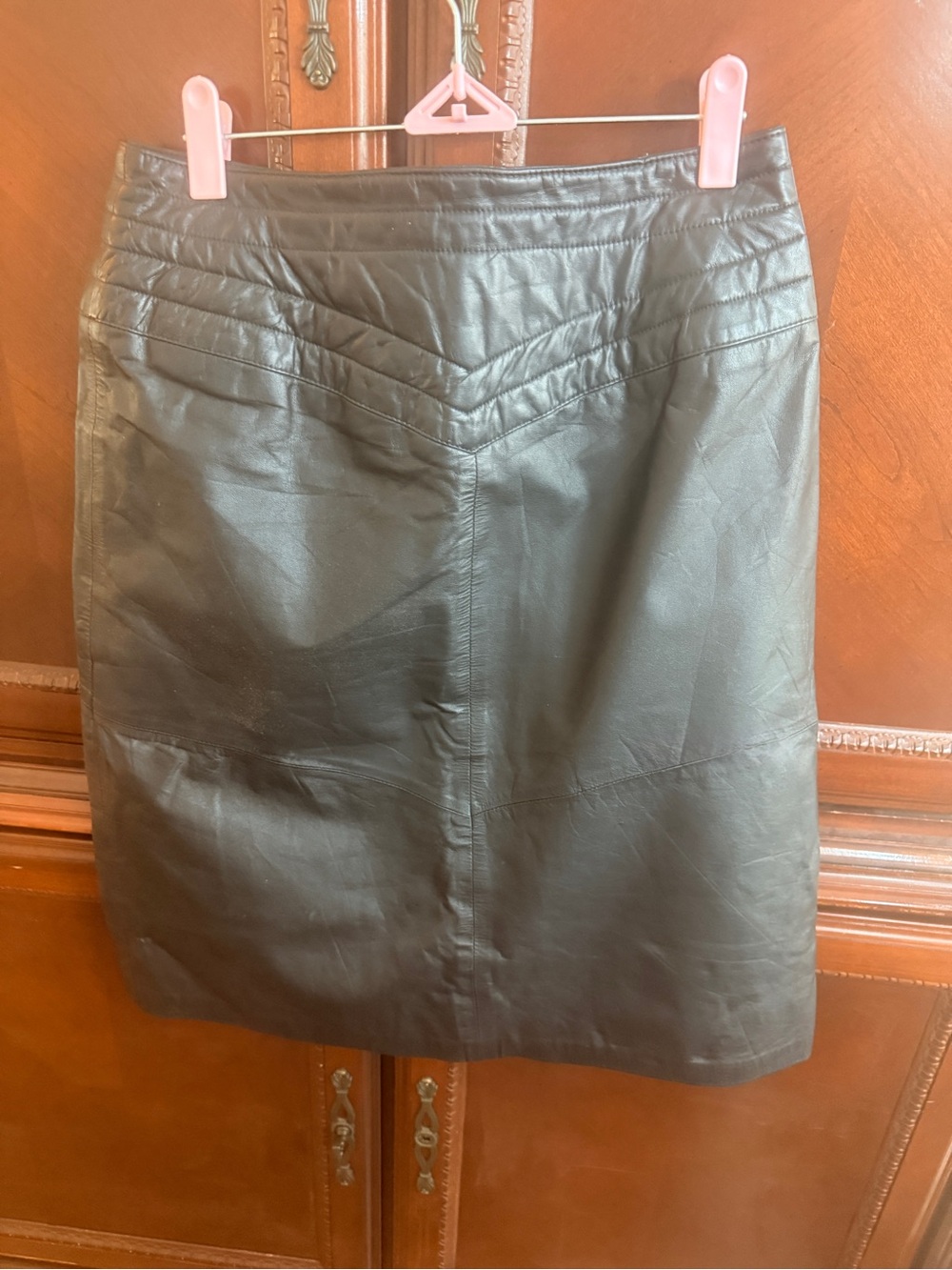 West Bay Sport Leathers 
Vintage Black Leather Skirt 
waist 14” no stretch sz 10 - Picture 3 of 9
